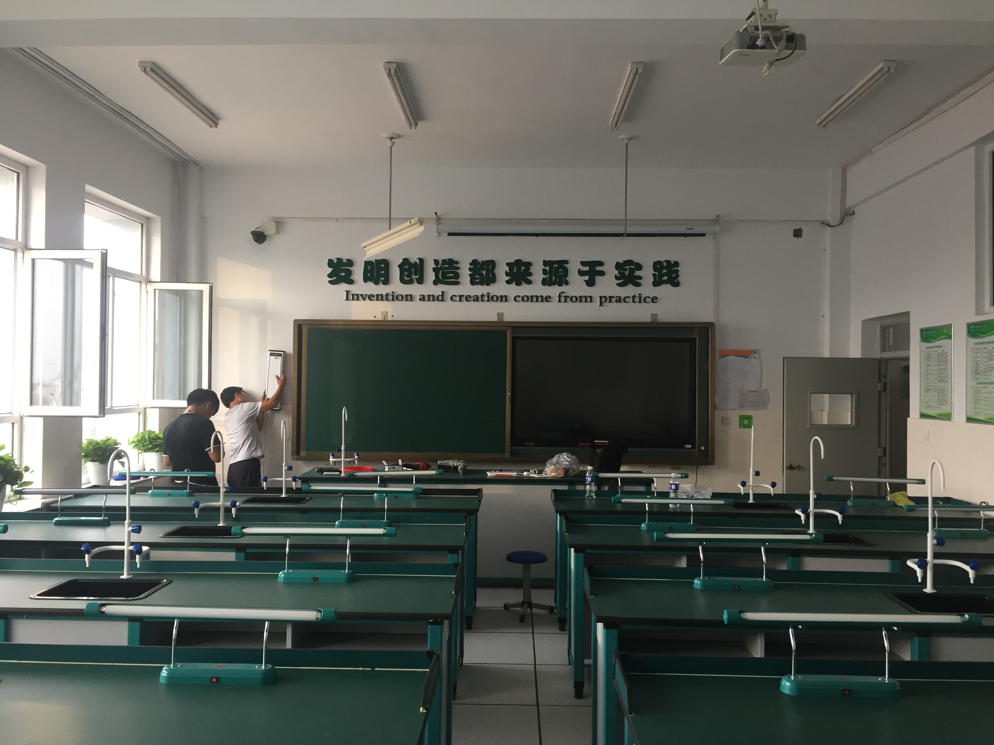 学校“无忧云”录播监控系统建设